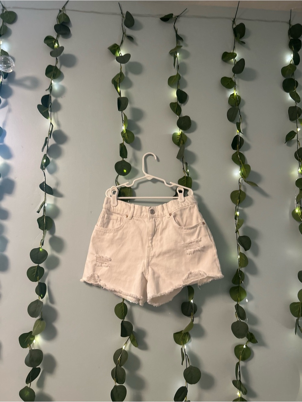 Cute white Zara jean shorts